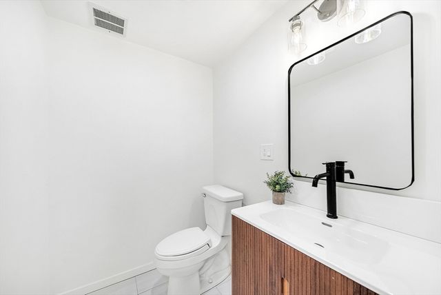 31 Alba Rd, Wellesley, MA 02481