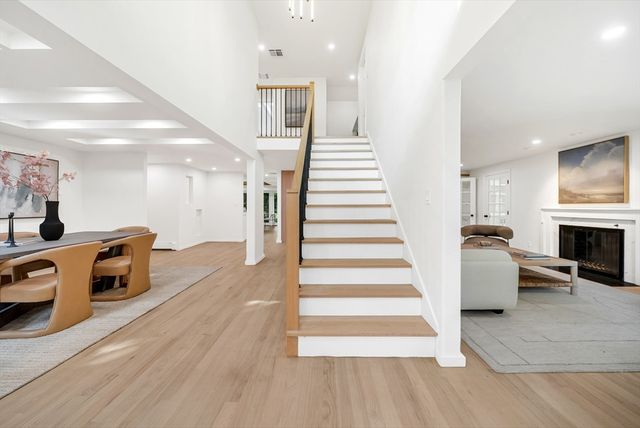 31 Alba Rd, Wellesley, MA 02481