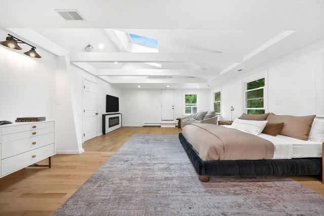 31 Alba Rd, Wellesley, MA 02481