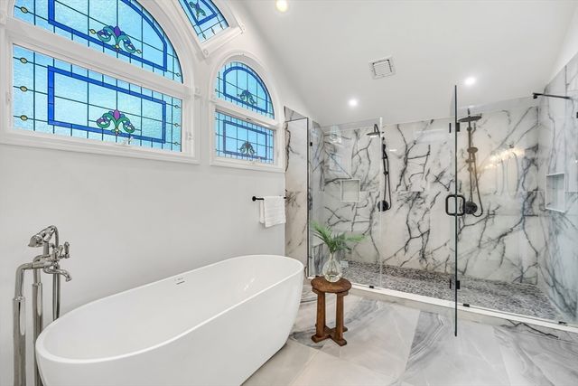 31 Alba Rd, Wellesley, MA 02481