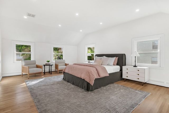 31 Alba Rd, Wellesley, MA 02481