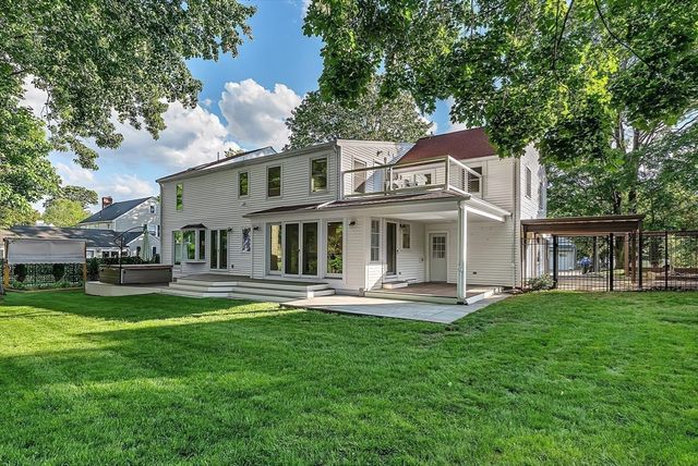 31 Alba Rd, Wellesley, MA 02481