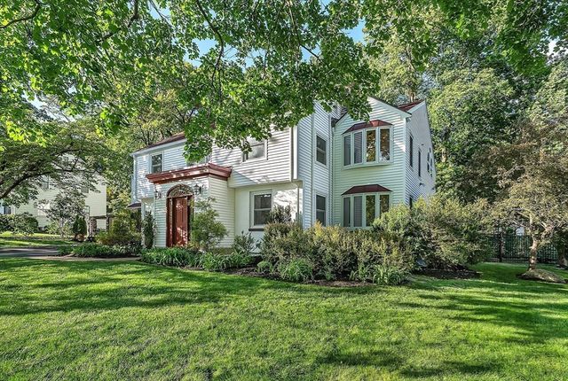 31 Alba Rd, Wellesley, MA 02481