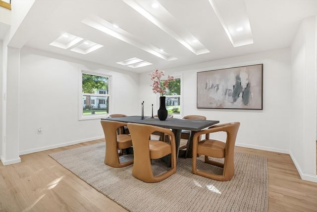 31 Alba Rd, Wellesley, MA 02481