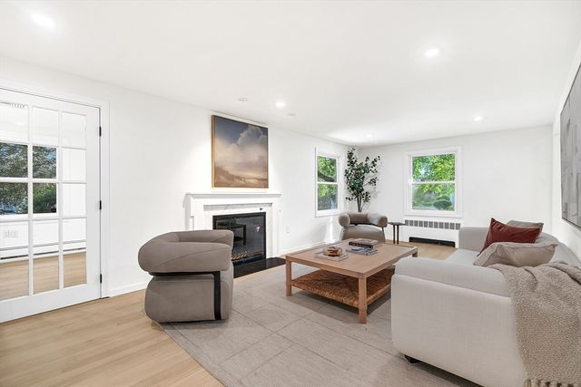 31 Alba Rd, Wellesley, MA 02481