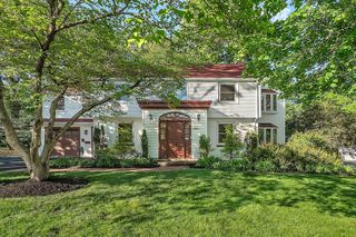 31 Alba Rd, Wellesley, MA 02481