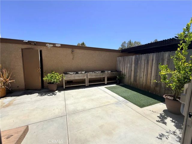 20120 Runnymede Street 15, Winnetka, CA 91306