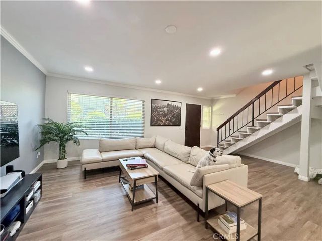 20120 Runnymede Street 15, Winnetka, CA 91306