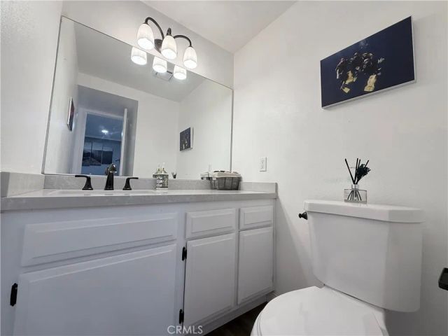 20120 Runnymede Street 15, Winnetka, CA 91306