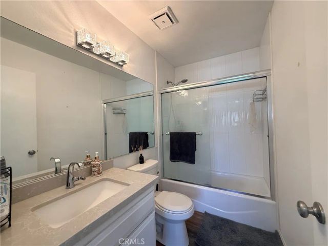 20120 Runnymede Street 15, Winnetka, CA 91306
