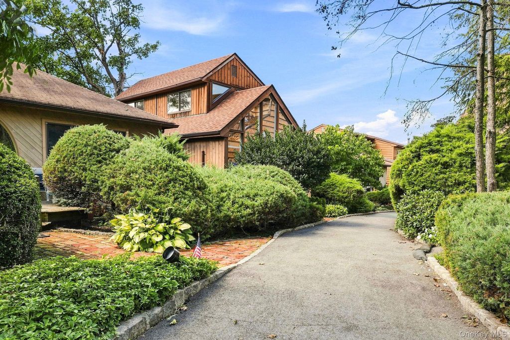 33 Tier Street E, Bronx, NY 10464 — photo 2