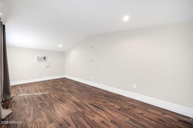 1037 E DIANA Avenue, Phoenix, AZ 85020