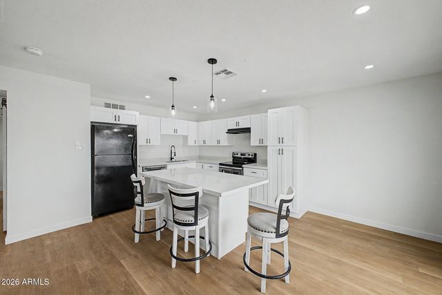 1134 N 60th Drive, Phoenix, AZ 85043