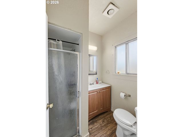 1963 BROADWAY Ave, North Bend, OR 97459