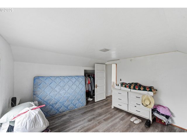 1963 BROADWAY Ave, North Bend, OR 97459