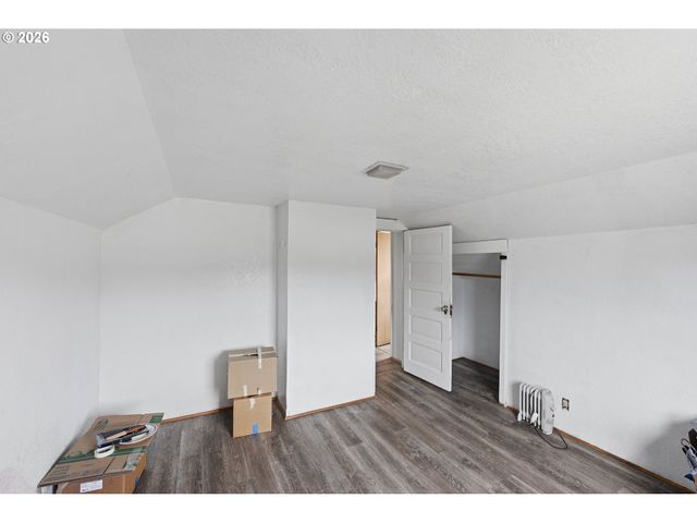 1963 BROADWAY Ave, North Bend, OR 97459