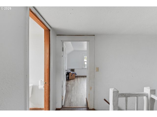 1963 BROADWAY Ave, North Bend, OR 97459