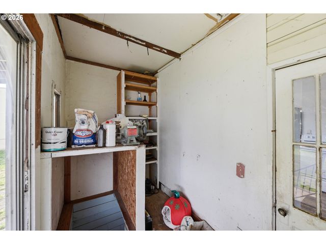 1963 BROADWAY Ave, North Bend, OR 97459