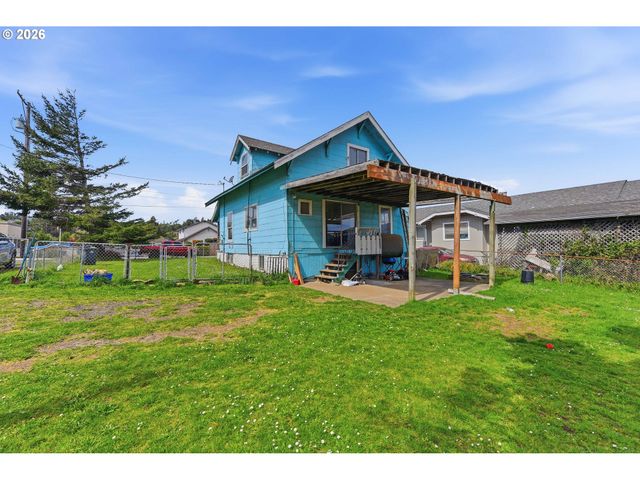 1963 BROADWAY Ave, North Bend, OR 97459