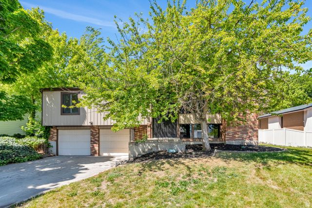 5324 S ROBINWOOD CIR, Taylorsville, UT 84129