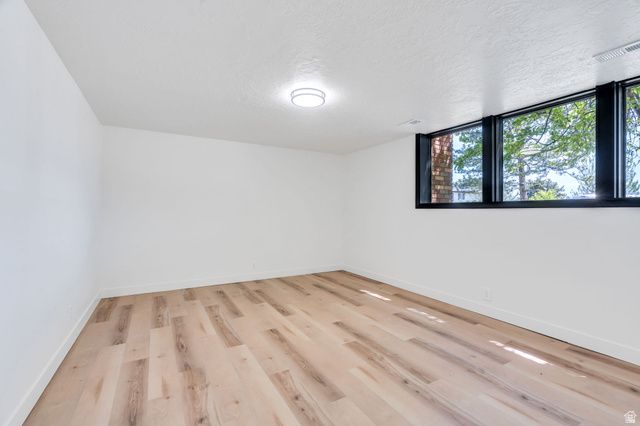 5324 S ROBINWOOD CIR, Taylorsville, UT 84129