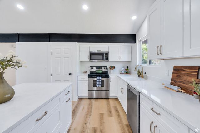 5324 S ROBINWOOD CIR, Taylorsville, UT 84129