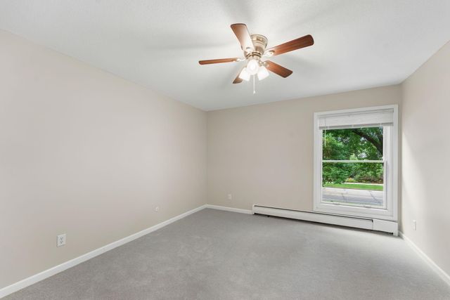 2800 Hamline Avenue N 216, Roseville, MN 55113