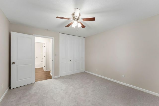 2800 Hamline Avenue N 216, Roseville, MN 55113