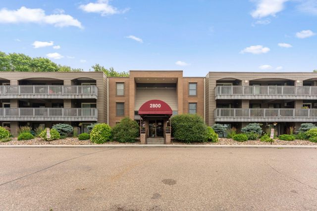 2800 Hamline Avenue N 216, Roseville, MN 55113