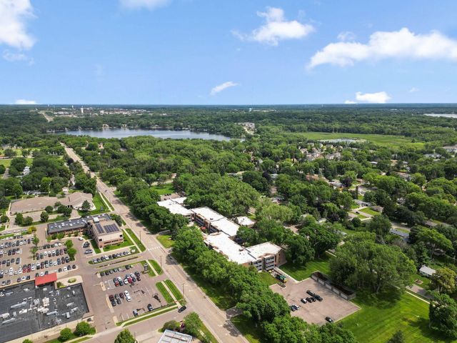 2800 Hamline Avenue N 216, Roseville, MN 55113
