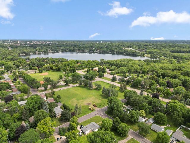 2800 Hamline Avenue N 216, Roseville, MN 55113