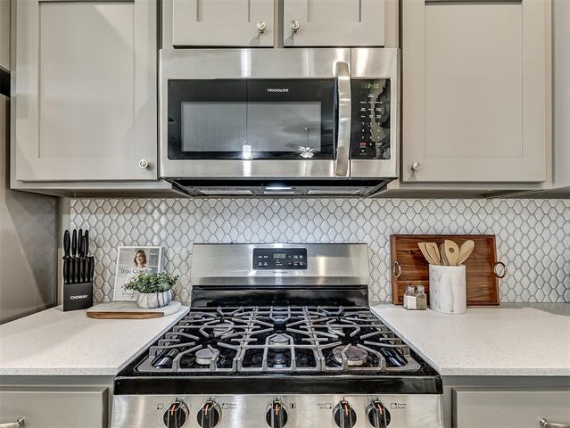 16028 Mendoza Drive, Edmond, OK 73013