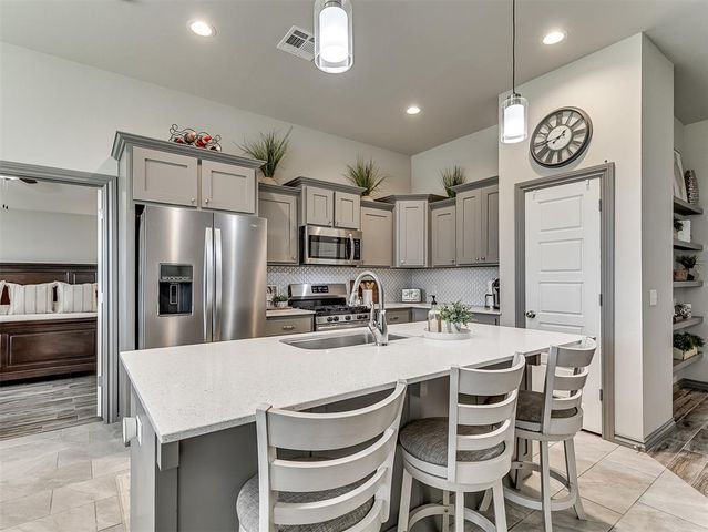 16028 Mendoza Drive, Edmond, OK 73013