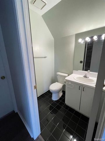 41390 Clinton Drive, Novi, MI 48377