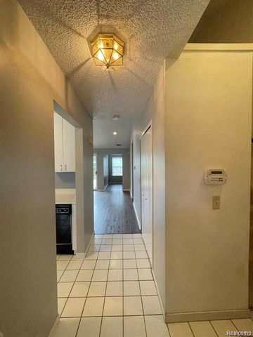 41390 Clinton Drive, Novi, MI 48377
