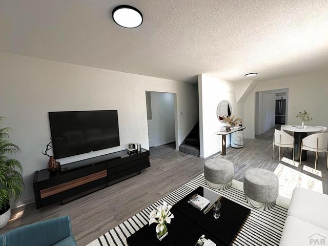 219 W 6th St, La Junta, CO 81050