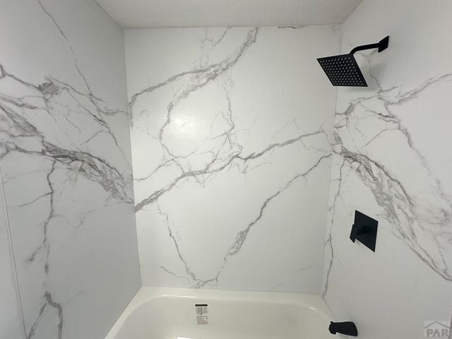 219 W 6th St, La Junta, CO 81050