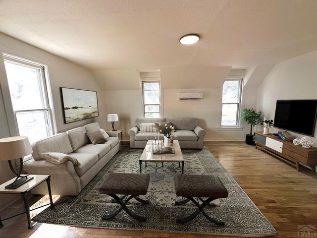 219 W 6th St, La Junta, CO 81050