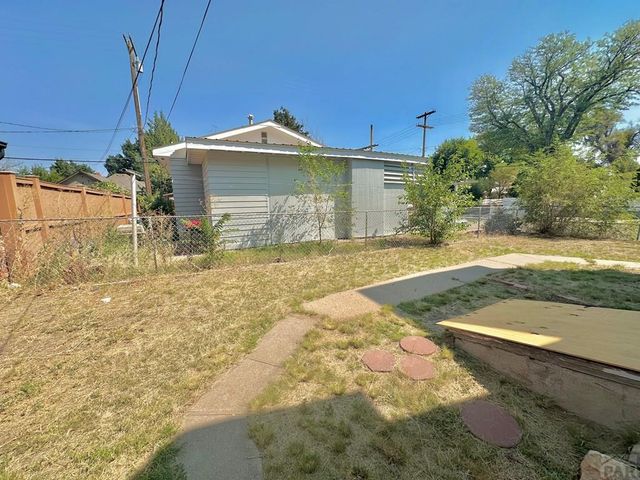219 W 6th St, La Junta, CO 81050