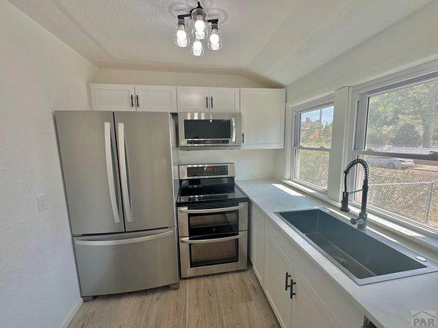 219 W 6th St, La Junta, CO 81050