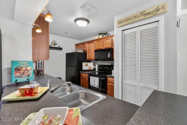 7800 POINT MEADOWS Drive 1536, Jacksonville, FL 32256