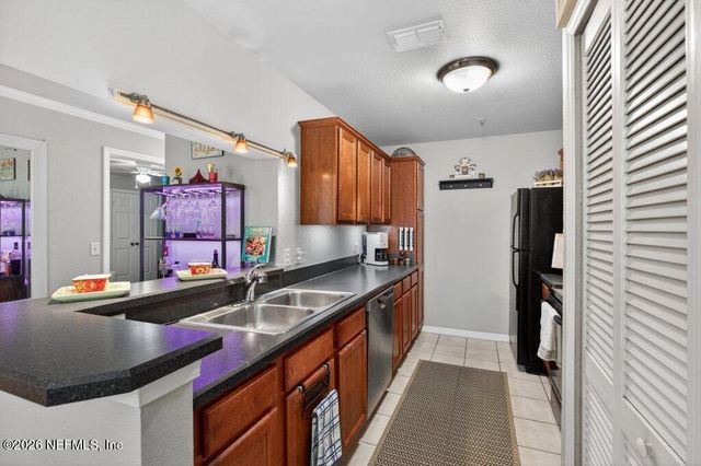 7800 POINT MEADOWS Drive 1536, Jacksonville, FL 32256