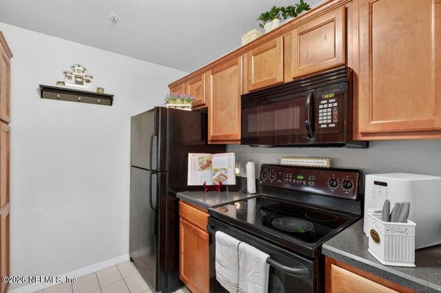 7800 POINT MEADOWS Drive 1536, Jacksonville, FL 32256