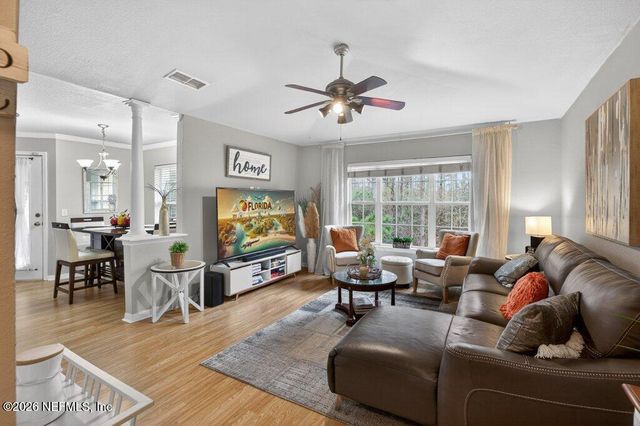 7800 POINT MEADOWS Drive 1536, Jacksonville, FL 32256