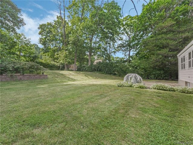 7 S Park Avenue, Nanuet, NY 10954