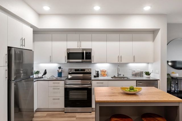 260 260 Brooklyn Basin Way 536, Oakland, CA 94606