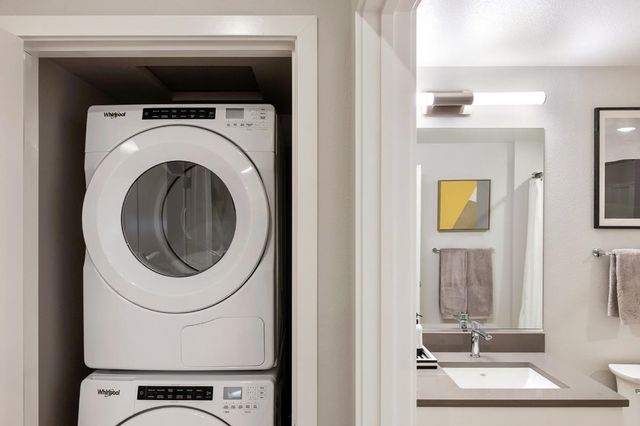 260 260 Brooklyn Basin Way 536, Oakland, CA 94606