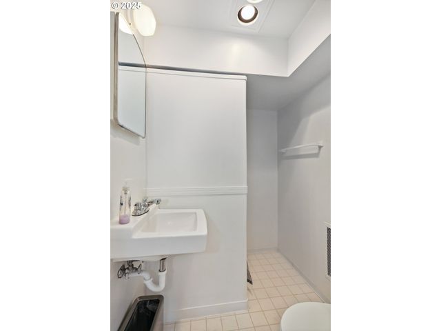 4713 CHENOWITH Rd, The Dalles, OR 97058
