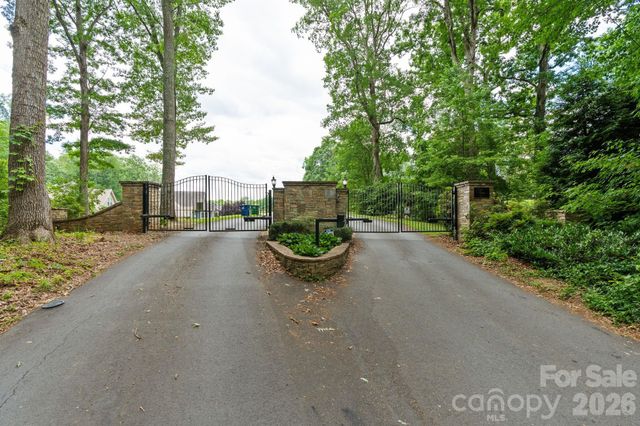 36 Copper Mill Court, Candler, NC 28715