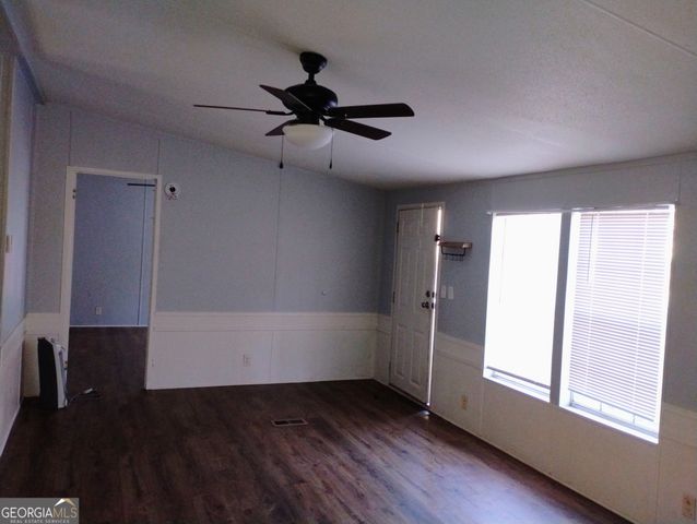 57 S River Circle, Hogansville, GA 30230